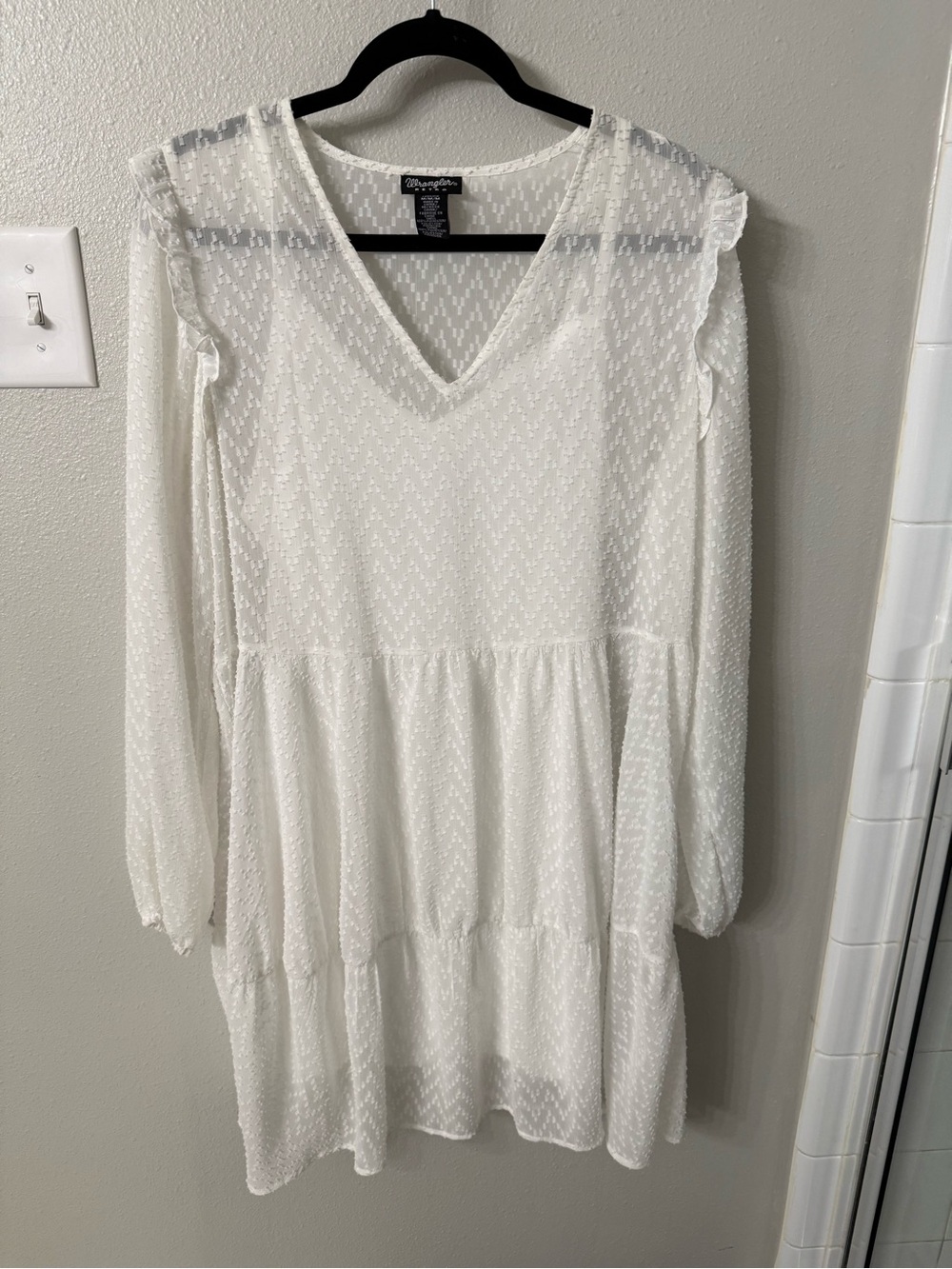 Wrangler Retro White V-Neck Swiss Dot Long Sleeve Dress